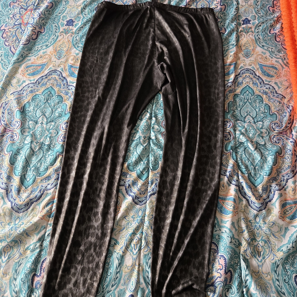 Forever 21 Black Velvet Leopard-Print Leggings